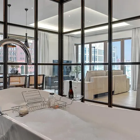 Waterlane River View Premium Spa, Pool & Gym By Downtown غدانسك