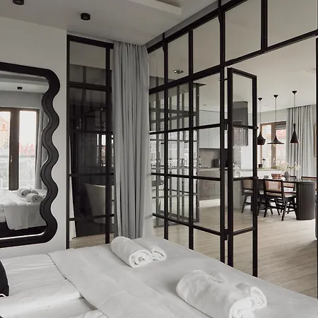 Waterlane River View Premium Spa, Pool & Gym By Downtown غدانسك