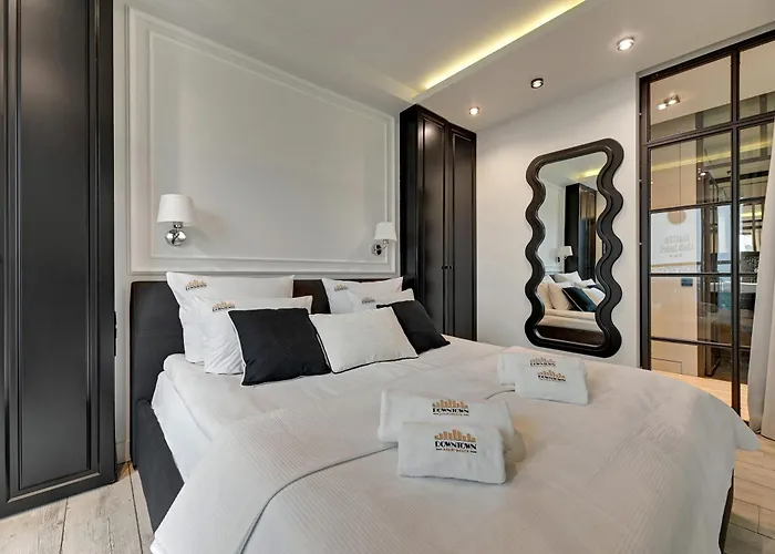 Waterlane River View Premium Spa, Pool & Gym By Downtown غدانسك