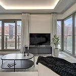 Waterlane River View Premium Spa, Pool & Gym By Downtown